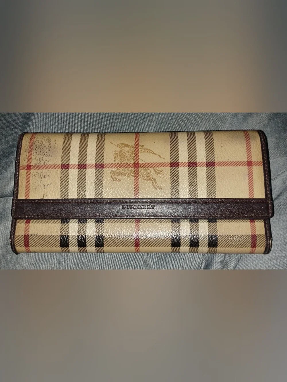 Vintage Burberry Haymarket Check Flap Wallet With knight & logo In brown trim.